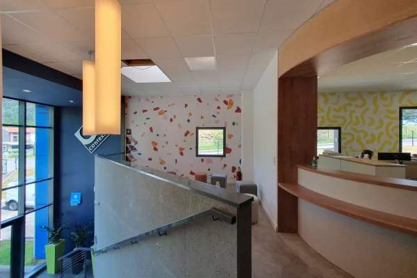 Rénovation de la mezzanine du site CONTEXT en bureaux au CHAMBON