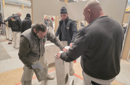 Dans le cadre de notre démarche MASE, les équipes BOULLIARD ont participé à une animation « Vis mon métier » favorisant l’échange de savoir-faire et la sensibilisation aux risques croisés. Cette journée s’est déroulée dans un esprit de convivialité, du petit déjeuner avec brioche des rois au déjeuner camion pizza sur place.