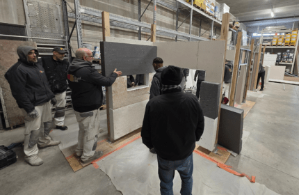 Dans le cadre de notre démarche MASE, les équipes BOULLIARD ont participé à une animation « Vis mon métier » favorisant l’échange de savoir-faire et la sensibilisation aux risques croisés. Cette journée s’est déroulée dans un esprit de convivialité, du petit déjeuner avec brioche des rois au déjeuner camion pizza sur place.