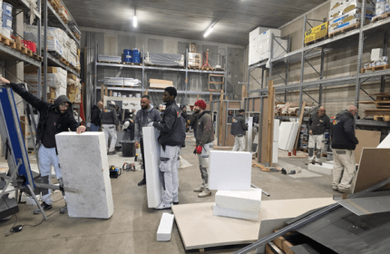 Dans le cadre de notre démarche MASE, les équipes BOULLIARD ont participé à une animation « Vis mon métier » favorisant l’échange de savoir-faire et la sensibilisation aux risques croisés. Cette journée s’est déroulée dans un esprit de convivialité, du petit déjeuner avec brioche des rois au déjeuner camion pizza sur place.