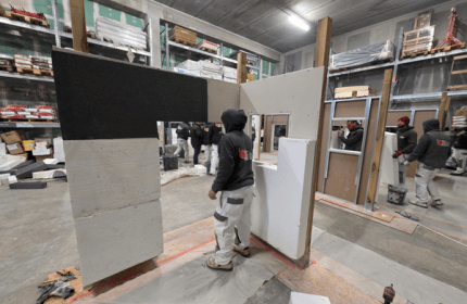 Dans le cadre de notre démarche MASE, les équipes BOULLIARD ont participé à une animation « Vis mon métier » favorisant l’échange de savoir-faire et la sensibilisation aux risques croisés. Cette journée s’est déroulée dans un esprit de convivialité, du petit déjeuner avec brioche des rois au déjeuner camion pizza sur place.