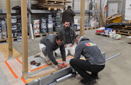 Dans le cadre de notre démarche MASE, les équipes BOULLIARD ont participé à une animation « Vis mon métier » favorisant l’échange de savoir-faire et la sensibilisation aux risques croisés. Cette journée s’est déroulée dans un esprit de convivialité, du petit déjeuner avec brioche des rois au déjeuner camion pizza sur place.