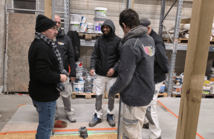 Dans le cadre de notre démarche MASE, les équipes BOULLIARD ont participé à une animation « Vis mon métier » favorisant l’échange de savoir-faire et la sensibilisation aux risques croisés. Cette journée s’est déroulée dans un esprit de convivialité, du petit déjeuner avec brioche des rois au déjeuner camion pizza sur place.