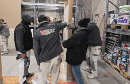 Dans le cadre de notre démarche MASE, les équipes BOULLIARD ont participé à une animation « Vis mon métier » favorisant l’échange de savoir-faire et la sensibilisation aux risques croisés. Cette journée s’est déroulée dans un esprit de convivialité, du petit déjeuner avec brioche des rois au déjeuner camion pizza sur place.