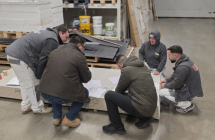 Dans le cadre de notre démarche MASE, les équipes BOULLIARD ont participé à une animation « Vis mon métier » favorisant l’échange de savoir-faire et la sensibilisation aux risques croisés. Cette journée s’est déroulée dans un esprit de convivialité, du petit déjeuner avec brioche des rois au déjeuner camion pizza sur place.