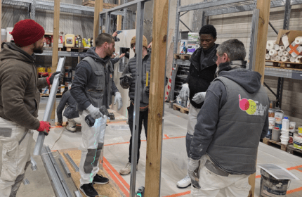 Dans le cadre de notre démarche MASE, les équipes BOULLIARD ont participé à une animation « Vis mon métier » favorisant l’échange de savoir-faire et la sensibilisation aux risques croisés. Cette journée s’est déroulée dans un esprit de convivialité, du petit déjeuner avec brioche des rois au déjeuner camion pizza sur place.