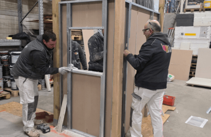 Dans le cadre de notre démarche MASE, les équipes BOULLIARD ont participé à une animation « Vis mon métier » favorisant l’échange de savoir-faire et la sensibilisation aux risques croisés. Cette journée s’est déroulée dans un esprit de convivialité, du petit déjeuner avec brioche des rois au déjeuner camion pizza sur place.