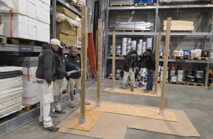 Dans le cadre de notre démarche MASE, les équipes BOULLIARD ont participé à une animation « Vis mon métier » favorisant l’échange de savoir-faire et la sensibilisation aux risques croisés. Cette journée s’est déroulée dans un esprit de convivialité, du petit déjeuner avec brioche des rois au déjeuner camion pizza sur place.