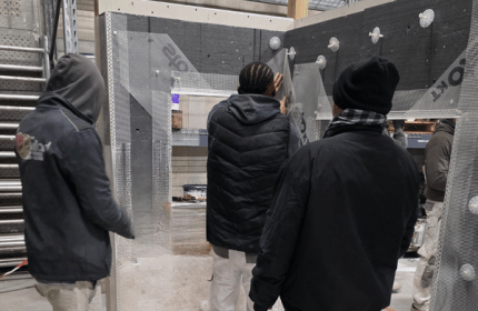 Dans le cadre de notre démarche MASE, les équipes BOULLIARD ont participé à une animation « Vis mon métier » favorisant l’échange de savoir-faire et la sensibilisation aux risques croisés. Cette journée s’est déroulée dans un esprit de convivialité, du petit déjeuner avec brioche des rois au déjeuner camion pizza sur place.