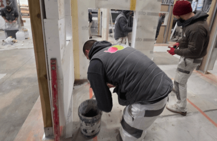 Dans le cadre de notre démarche MASE, les équipes BOULLIARD ont participé à une animation « Vis mon métier » favorisant l’échange de savoir-faire et la sensibilisation aux risques croisés. Cette journée s’est déroulée dans un esprit de convivialité, du petit déjeuner avec brioche des rois au déjeuner camion pizza sur place.