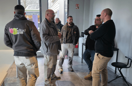 Dans le cadre de notre démarche MASE, les équipes BOULLIARD ont participé à une animation « Vis mon métier » favorisant l’échange de savoir-faire et la sensibilisation aux risques croisés. Cette journée s’est déroulée dans un esprit de convivialité, du petit déjeuner avec brioche des rois au déjeuner camion pizza sur place.