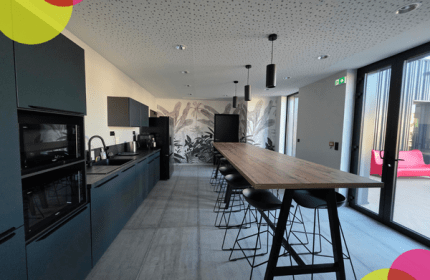 En 2026, BOULLIARD franchit une étape importante avec l'installation de son nouveau dépôt et de ses nouveaux bureaux à Sorbiers. Bien plus qu'un simple déménagement, ce projet représente une véritable transformation de notre environnement de travail et un investissement pour l'avenir de notre entreprise.