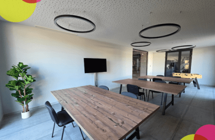 En 2026, BOULLIARD franchit une étape importante avec l'installation de son nouveau dépôt et de ses nouveaux bureaux à Sorbiers. Bien plus qu'un simple déménagement, ce projet représente une véritable transformation de notre environnement de travail et un investissement pour l'avenir de notre entreprise.