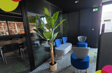 En 2026, BOULLIARD franchit une étape importante avec l'installation de son nouveau dépôt et de ses nouveaux bureaux à Sorbiers. Bien plus qu'un simple déménagement, ce projet représente une véritable transformation de notre environnement de travail et un investissement pour l'avenir de notre entreprise.