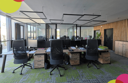 En 2026, BOULLIARD franchit une étape importante avec l'installation de son nouveau dépôt et de ses nouveaux bureaux à Sorbiers. Bien plus qu'un simple déménagement, ce projet représente une véritable transformation de notre environnement de travail et un investissement pour l'avenir de notre entreprise.