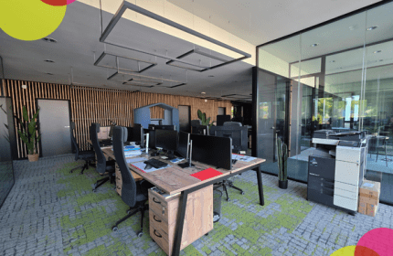 En 2026, BOULLIARD franchit une étape importante avec l'installation de son nouveau dépôt et de ses nouveaux bureaux à Sorbiers. Bien plus qu'un simple déménagement, ce projet représente une véritable transformation de notre environnement de travail et un investissement pour l'avenir de notre entreprise.