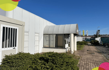 En 2026, BOULLIARD franchit une étape importante avec l'installation de son nouveau dépôt et de ses nouveaux bureaux à Sorbiers. Bien plus qu'un simple déménagement, ce projet représente une véritable transformation de notre environnement de travail et un investissement pour l'avenir de notre entreprise.