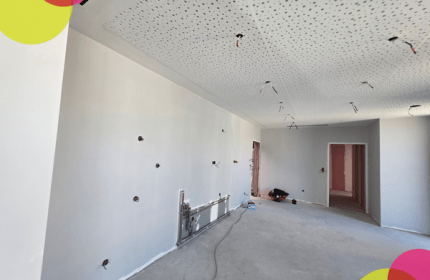 En 2026, BOULLIARD franchit une étape importante avec l'installation de son nouveau dépôt et de ses nouveaux bureaux à Sorbiers. Bien plus qu'un simple déménagement, ce projet représente une véritable transformation de notre environnement de travail et un investissement pour l'avenir de notre entreprise.