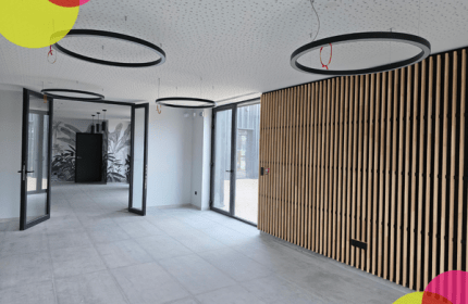 En 2026, BOULLIARD franchit une étape importante avec l'installation de son nouveau dépôt et de ses nouveaux bureaux à Sorbiers. Bien plus qu'un simple déménagement, ce projet représente une véritable transformation de notre environnement de travail et un investissement pour l'avenir de notre entreprise.