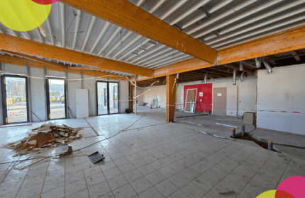 En 2026, BOULLIARD franchit une étape importante avec l'installation de son nouveau dépôt et de ses nouveaux bureaux à Sorbiers. Bien plus qu'un simple déménagement, ce projet représente une véritable transformation de notre environnement de travail et un investissement pour l'avenir de notre entreprise.